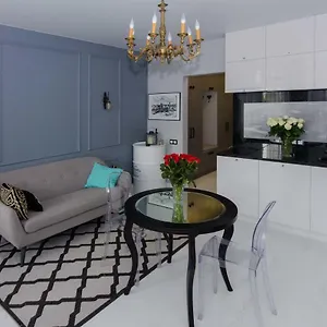 Charming In The Center Апартаменты Киев